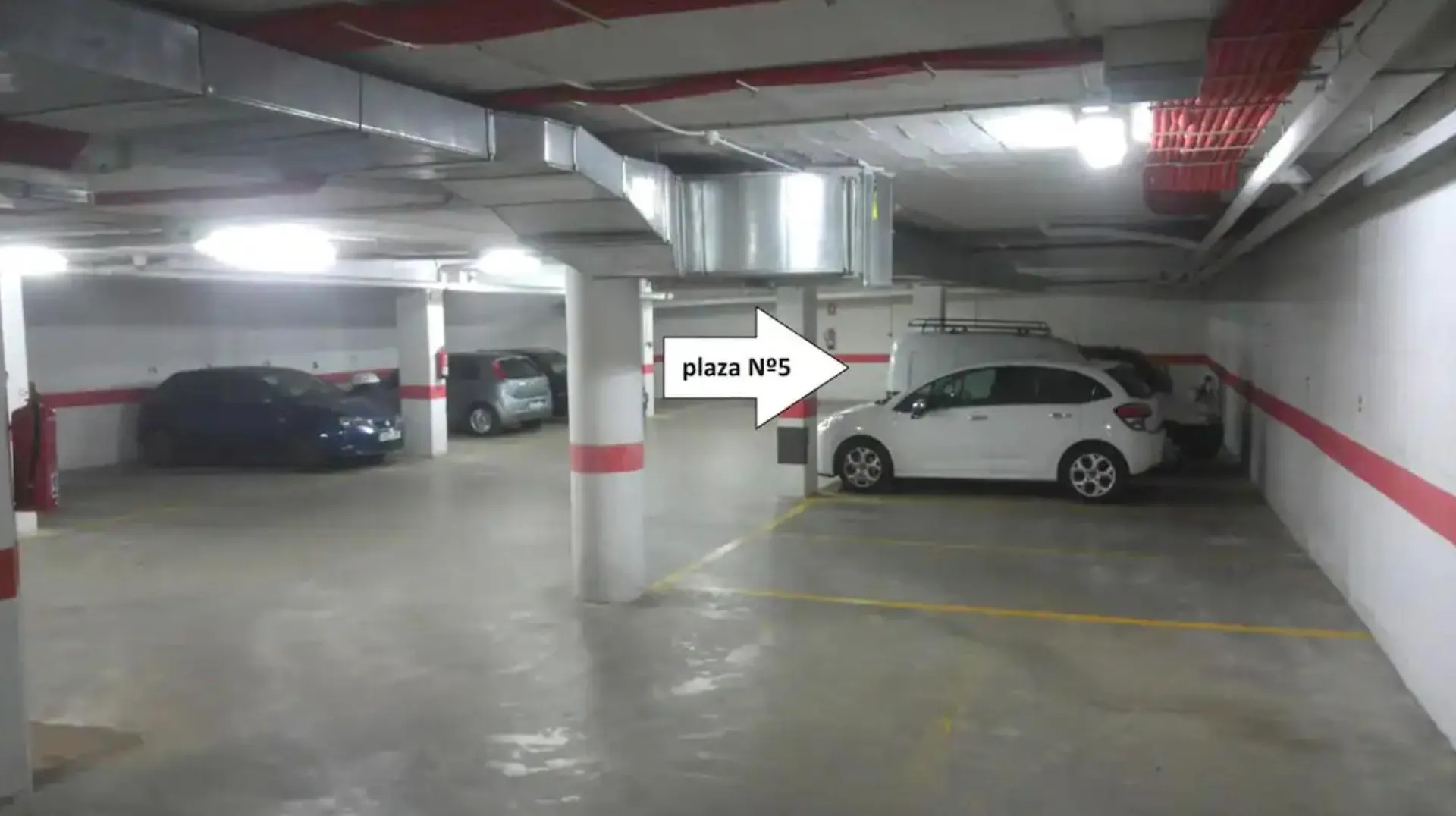 Centrico 2 Dormitorios Con Parking En La Trinidad Málaga 0*,  España