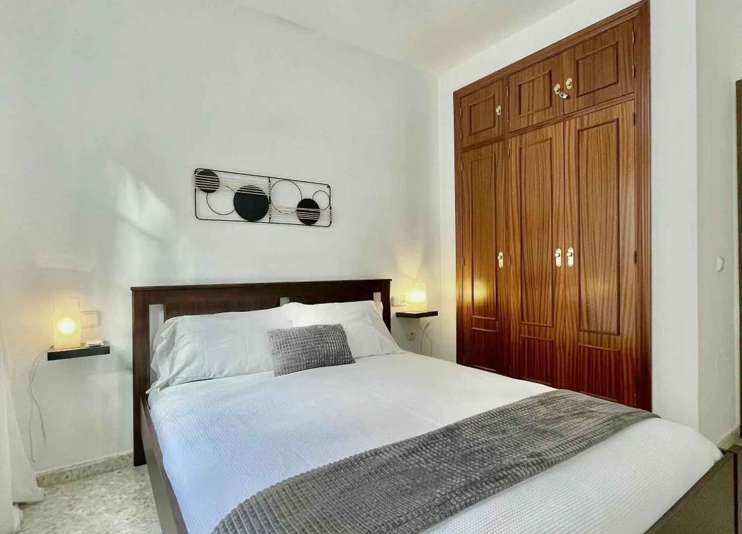 Apartamento Centrico 2 Dormitorios Con Parking En La Trinidad Málaga
